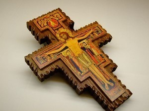 San Damiano-Kreuz, mit Holzrand